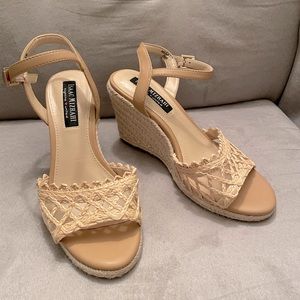 Isaac Mizrahi nude sandals